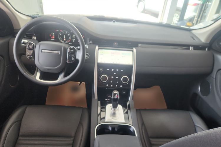 Used Land Rover Discovery Sport 2021 200 PS Family Edition Center Console