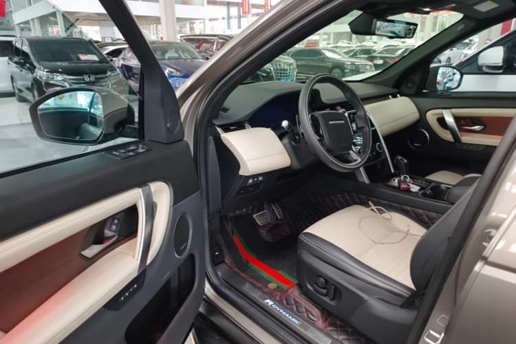 Used Land Rover Discovery Sport 2021 249 PS R-Dynamic HSE Luxury Custom Edition Driver Seat