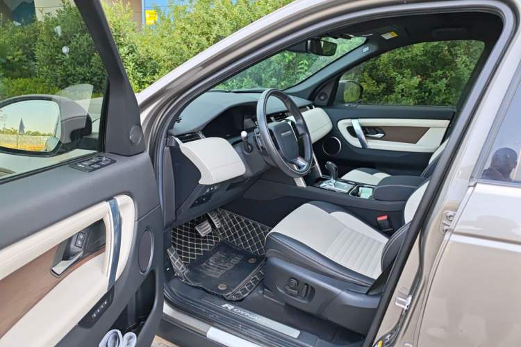 Used Land Rover Discovery Sport 2021 249 PS R-Dynamic SE Performance Tech Edition 5 Seats Driver Seat