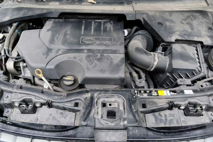 Used Land Rover Discovery Sport 2021 249 PS R-Dynamic SE Performance Tech Edition 7 Seats Engine Bay