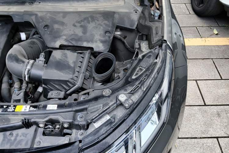 Used Land Rover Discovery Sport 2021 249 PS R-Dynamic SE Performance Tech Edition 7 Seats Engine Bay Left