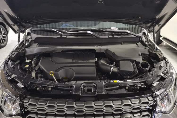 Used Land Rover Discovery Sport 2021 249 PS R-Dynamic S Performance Edition Engine Bay