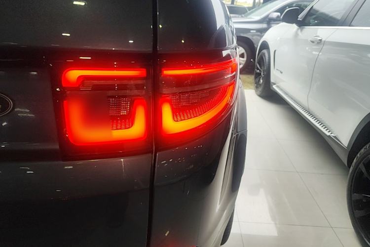 Used Land Rover Discovery Sport 2021 249 PS R-Dynamic S Performance Edition Exterior 3