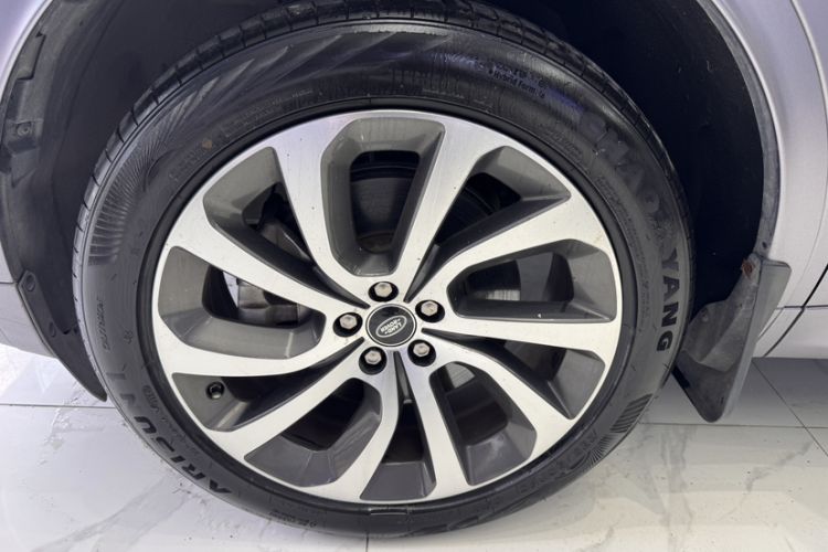 Used Land Rover Discovery Sport 2021 249 PS R-Dynamic SE Performance Tech Edition 5 Seats Exterior 4