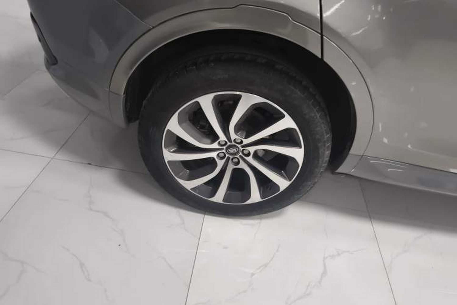 Used Land Rover Discovery Sport 2021 249 PS R-Dynamic S Performance Edition Exterior 5