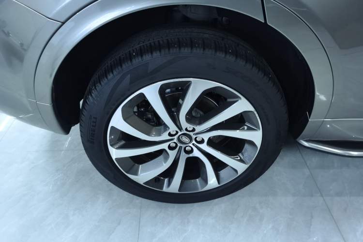 Used Land Rover Discovery Sport 2021 249 PS R-Dynamic S Performance Edition Exterior 8