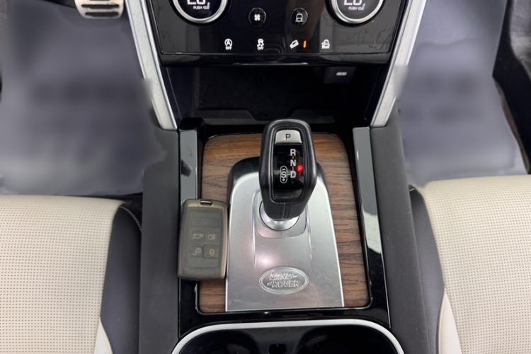 Used Land Rover Discovery Sport 2021 249 PS R-Dynamic SE Performance Tech Edition 5 Seats Gear Lever