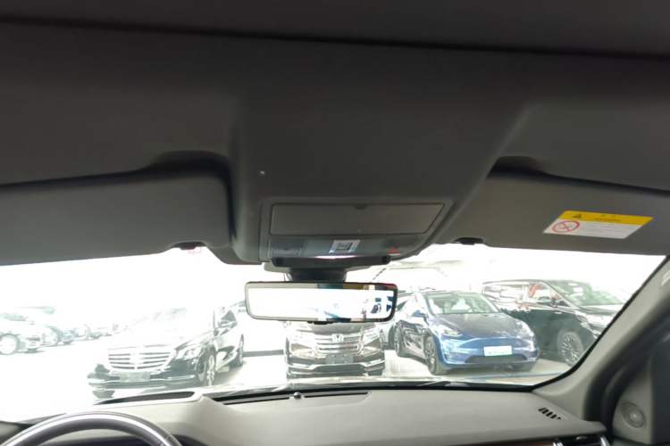 Used Land Rover Discovery Sport 2021 249 PS R-Dynamic HSE Luxury Custom Edition Headliner