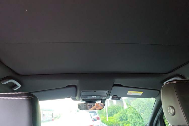 Used Land Rover Discovery Sport 2021 249 PS R-Dynamic SE Performance Tech Edition 5 Seats Headliner