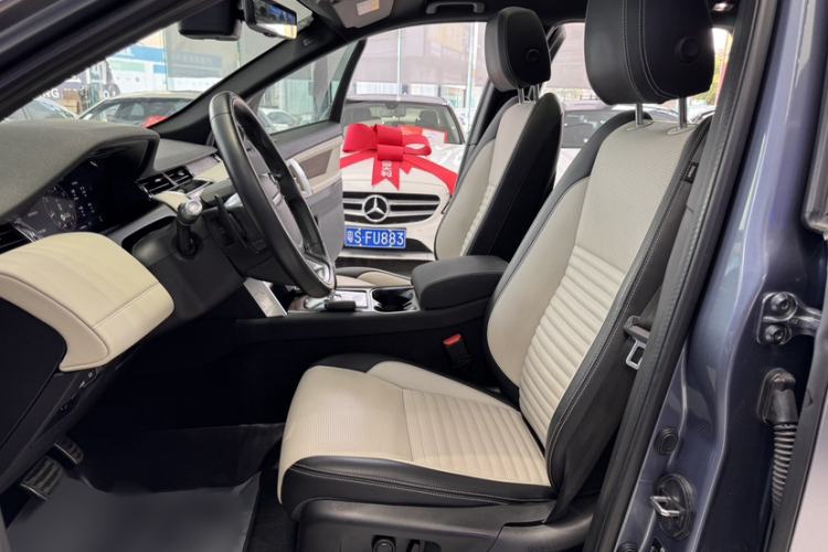 Used Land Rover Discovery Sport 2021 249 PS R-Dynamic SE Performance Tech Edition 5 Seats Interior 2