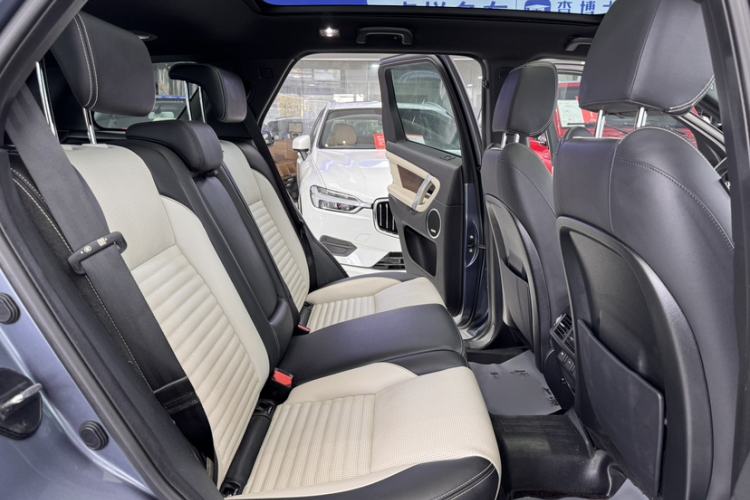 Used Land Rover Discovery Sport 2021 249 PS R-Dynamic SE Performance Tech Edition 5 Seats Interior 6