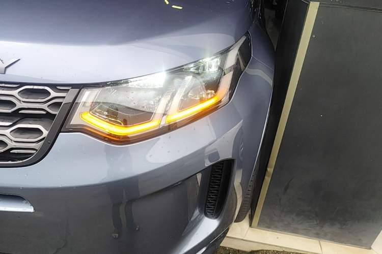 Used Land Rover Discovery Sport 2021 249 PS R-Dynamic S Performance Edition Left Front Headlight