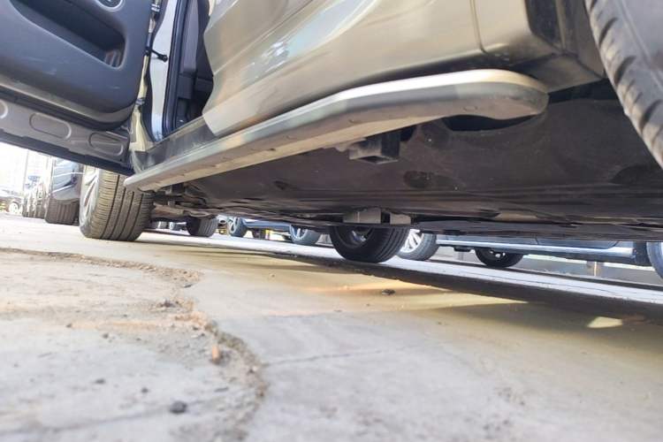 Used Land Rover Discovery Sport 2021 249 PS R-Dynamic HSE Luxury Custom Edition Left Side Sill