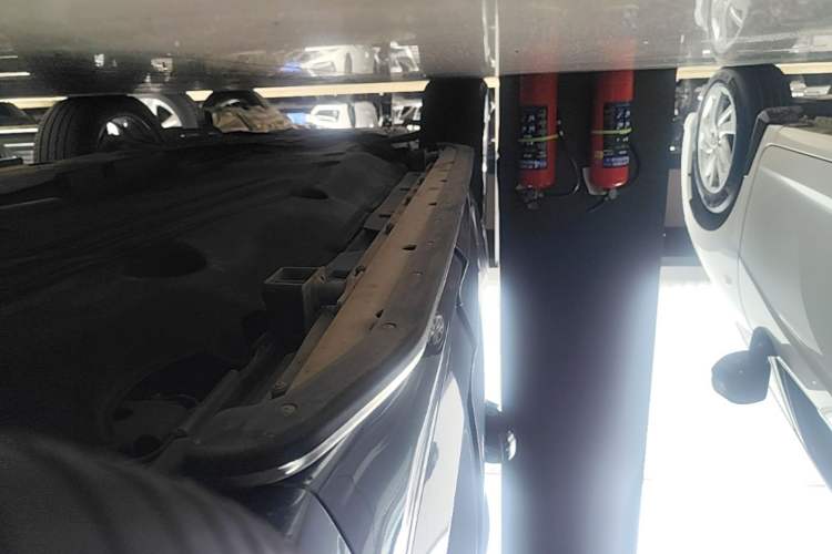 Used Land Rover Discovery Sport 2021 249 PS R-Dynamic S Performance Edition Left Side Sill