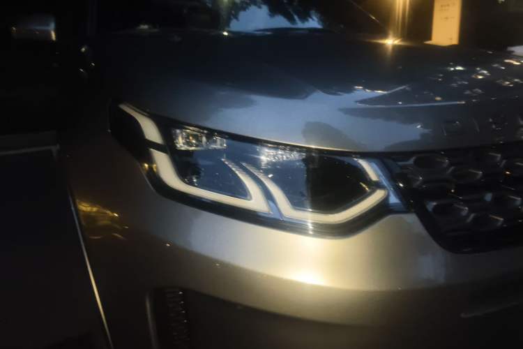 Used Land Rover Discovery Sport 2021 249 PS R-Dynamic S Performance Edition Right Front Headlight
