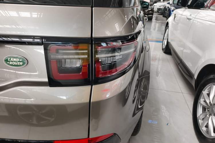 Used Land Rover Discovery Sport 2021 249 PS R-Dynamic HSE Luxury Custom Edition Right Rear Taillight