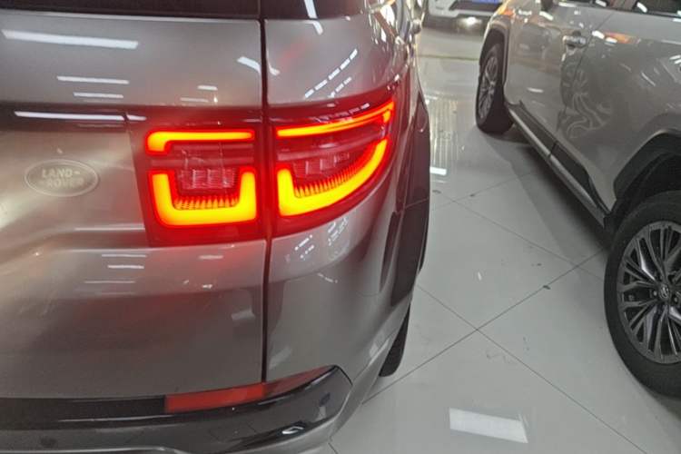 Used Land Rover Discovery Sport 2021 249 PS R-Dynamic HSE Luxury Custom Edition Right Rear Taillight