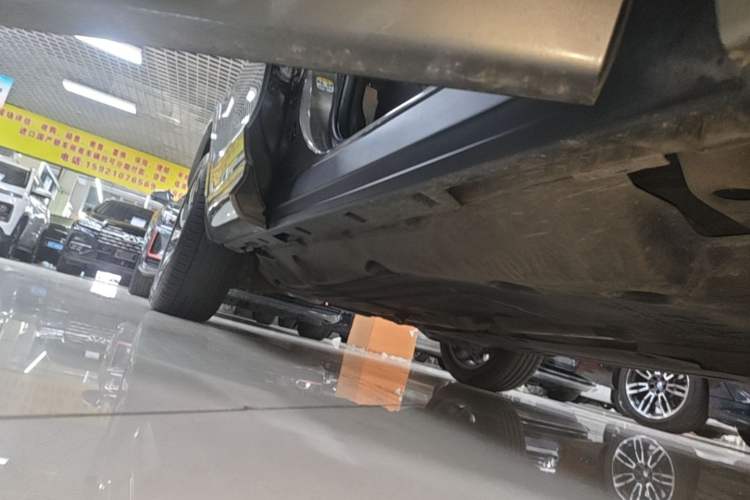 Used Land Rover Discovery Sport 2021 249 PS R-Dynamic HSE Luxury Custom Edition Right Side Sill