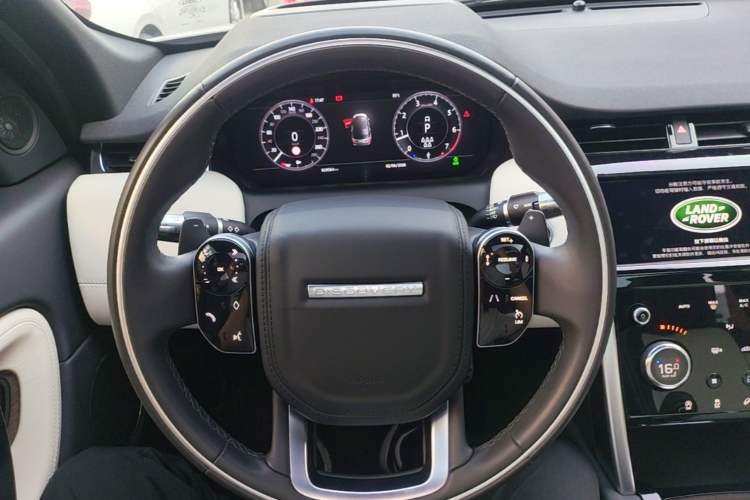 Used Land Rover Discovery Sport 2021 249 PS R-Dynamic HSE Luxury Custom Edition Steering Wheel