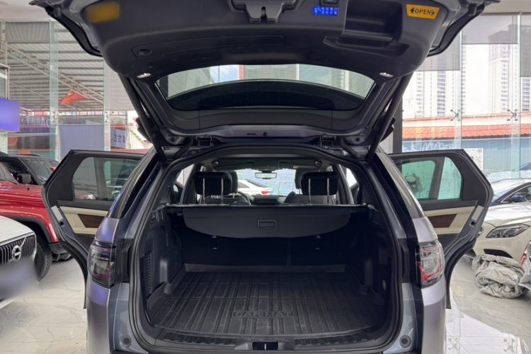 Used Land Rover Discovery Sport 2021 249 PS R-Dynamic SE Performance Tech Edition 5 Seats Trunk