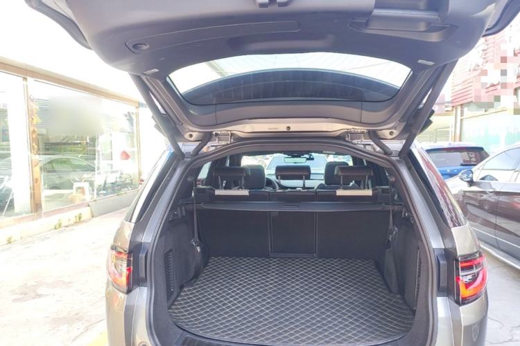 Used Land Rover Discovery Sport 2021 249 PS R-Dynamic HSE Luxury Custom Edition Trunk