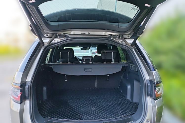 Used Land Rover Discovery Sport 2021 249 PS R-Dynamic SE Performance Tech Edition 5 Seats Trunk
