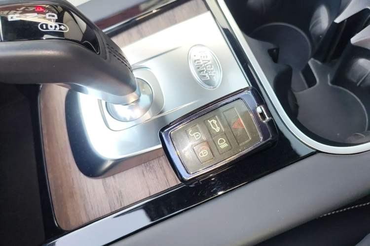Used Land Rover Discovery Sport 2021 249 PS R-Dynamic HSE Luxury Custom Edition Vehicle Key