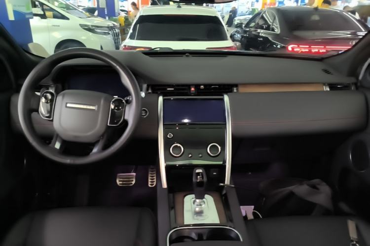 Used Land Rover Discovery Sport 2021 249 PS R-Dynamic S Performance Edition Center Console