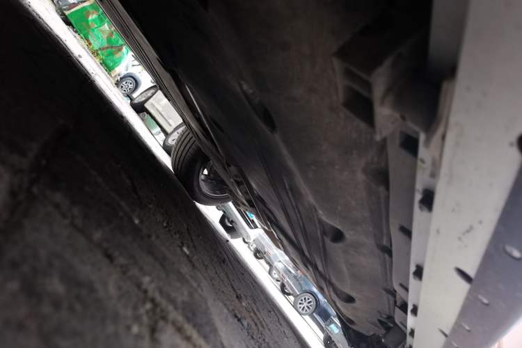 Used Land Rover Discovery Sport  Chassis Front Left