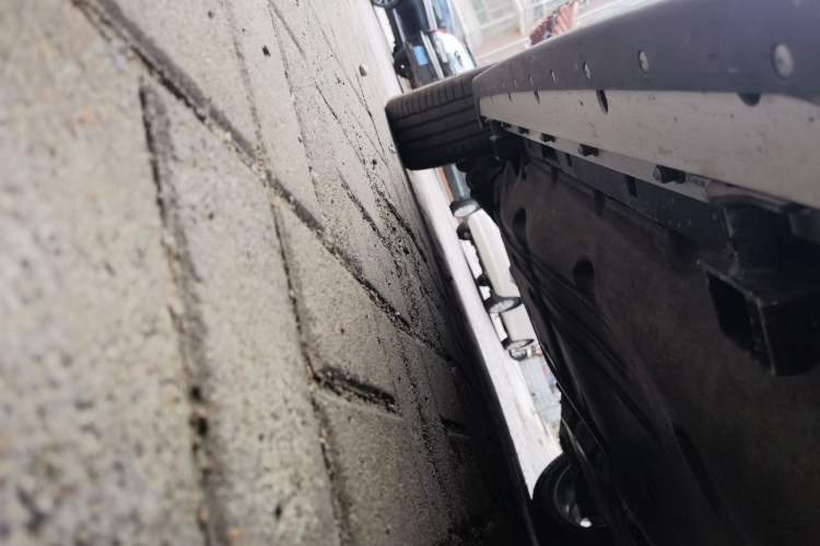 Used Land Rover Discovery Sport  Chassis Front Right