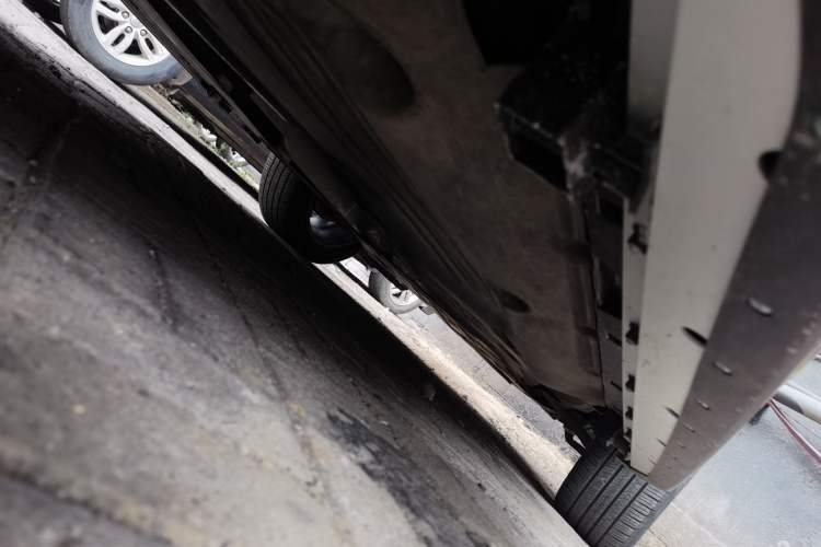 Used Land Rover Discovery Sport  Chassis Rear Right