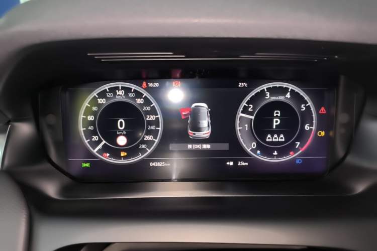 Used Land Rover Discovery Sport 2021 249 PS R-Dynamic S Performance Edition Instrument Cluster