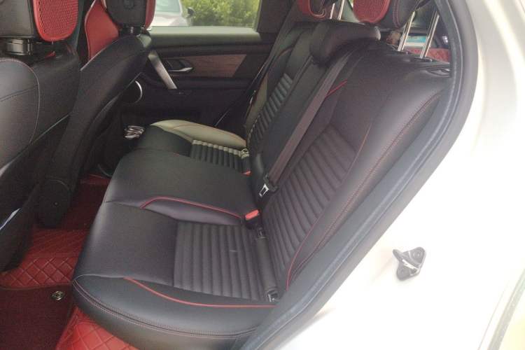 Used Land Rover Discovery Sport 2021 249 PS R-Dynamic SE Performance Tech Edition 5 Seats Left Rear Seat