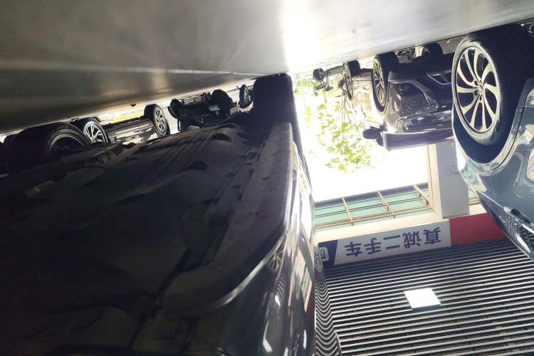 Used Land Rover Discovery Sport 2021 249 PS R-Dynamic S Performance Edition Right Side Sill