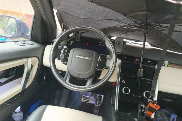 Used Land Rover Discovery Sport 2021 249 PS R-Dynamic SE Performance Tech Edition 5 Seats Steering Wheel