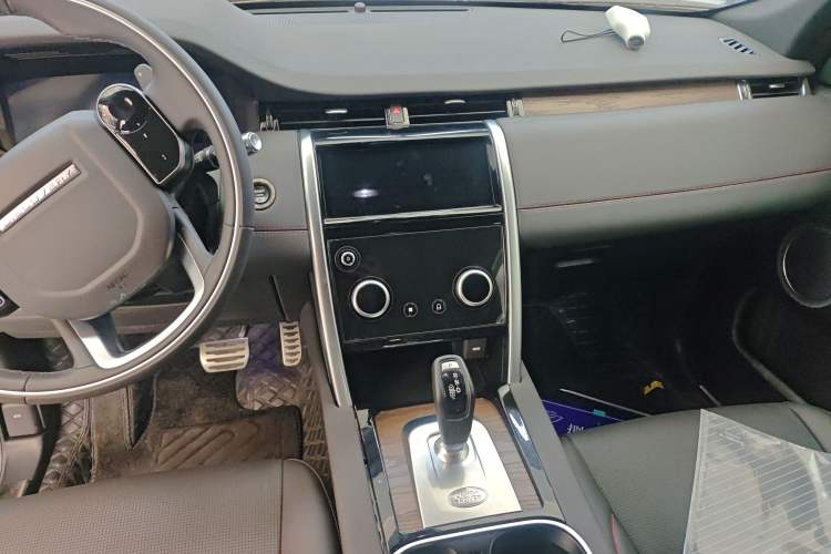 Used Land Rover Discovery Sport 2021 249 PS R-Dynamic S Performance Edition Audio And AC Panel
