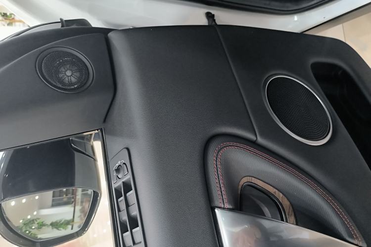Used Land Rover Discovery Sport 2021 249 PS R-Dynamic S Performance Edition Audio And AC Panel