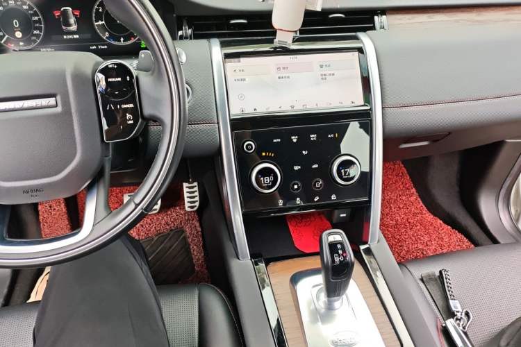 Used Land Rover Discovery Sport 2021 249 PS R-Dynamic S Performance Edition Audio And AC Panel