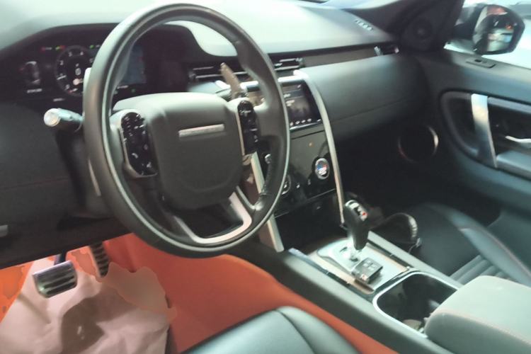 Used Land Rover Discovery Sport 2021 249 PS R-Dynamic SE Performance Tech Edition 5 Seats Center Console
