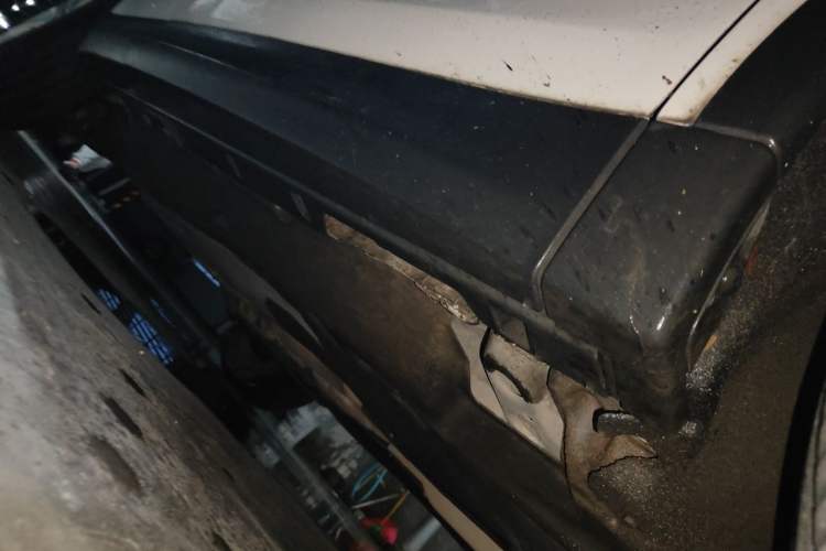 Used Land Rover Discovery Sport 2021 200 PS Family Edition Chassis Front Right