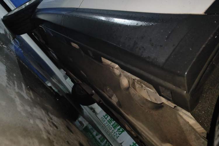 Used Land Rover Discovery Sport 2021 200 PS Family Edition Chassis Rear Left