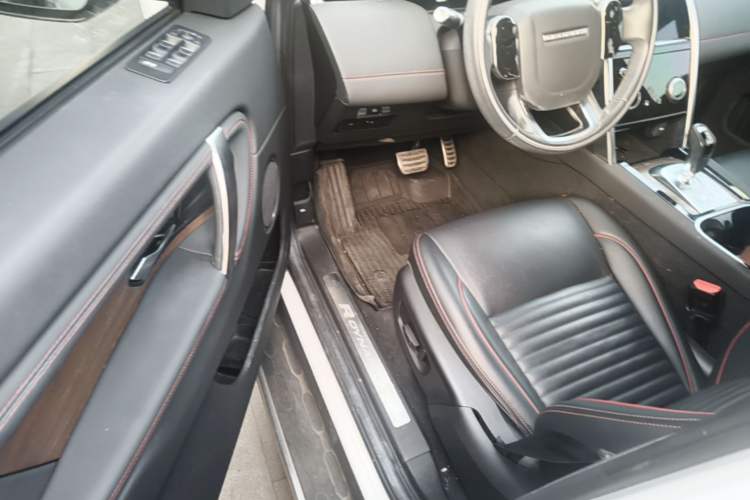 Used Land Rover Discovery Sport 2021 249 PS R-Dynamic S Performance Edition Driver Seat