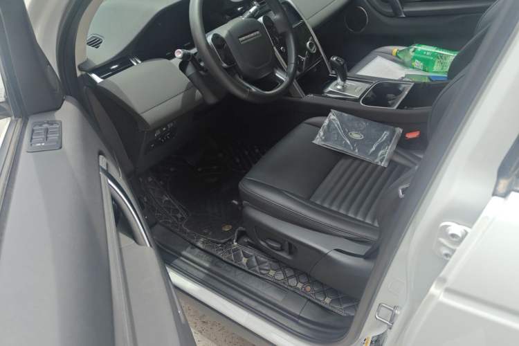 Used Land Rover Discovery Sport 2021 200 PS Family Edition Driver Seat