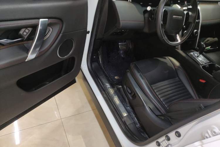 Used Land Rover Discovery Sport 2021 249 PS R-Dynamic S Performance Edition Driver Seat