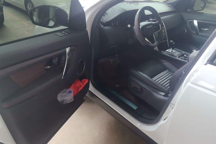Used Land Rover Discovery Sport 2021 249 PS R-Dynamic S Performance Edition Driver Seat