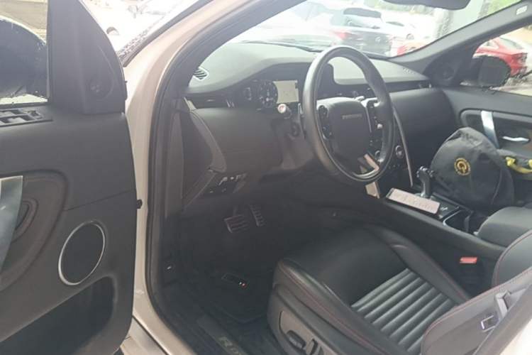 Used Land Rover Discovery Sport 2021 249 PS R-Dynamic SE Performance Tech Edition 5 Seats Driver Seat