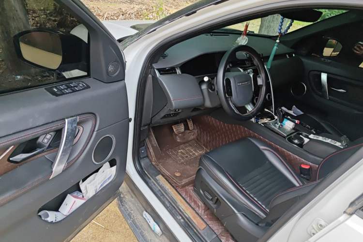 Used Land Rover Discovery Sport 2021 249 PS R-Dynamic S Performance Edition Driver Seat