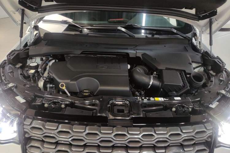 Used Land Rover Discovery Sport 2021 249 PS R-Dynamic S Performance Edition Engine Bay