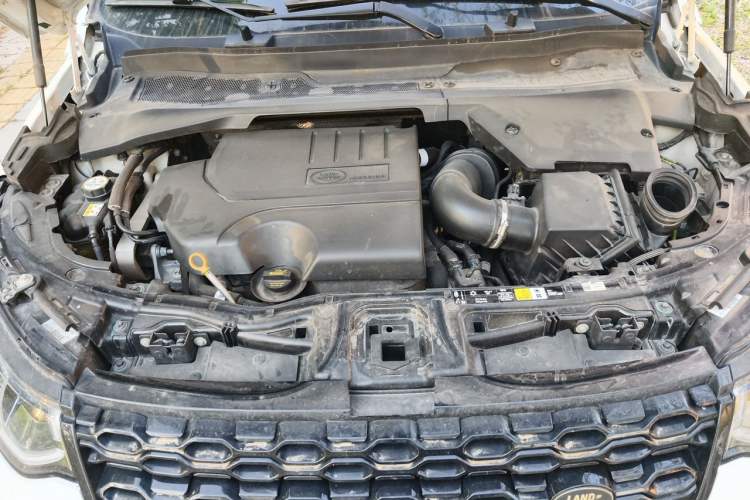 Used Land Rover Discovery Sport 2021 249 PS R-Dynamic S Performance Edition Engine Bay
