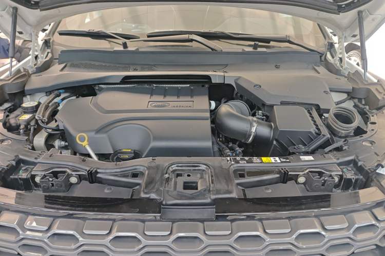 Used Land Rover Discovery Sport 2021 249 PS R-Dynamic S Performance Edition Engine Bay